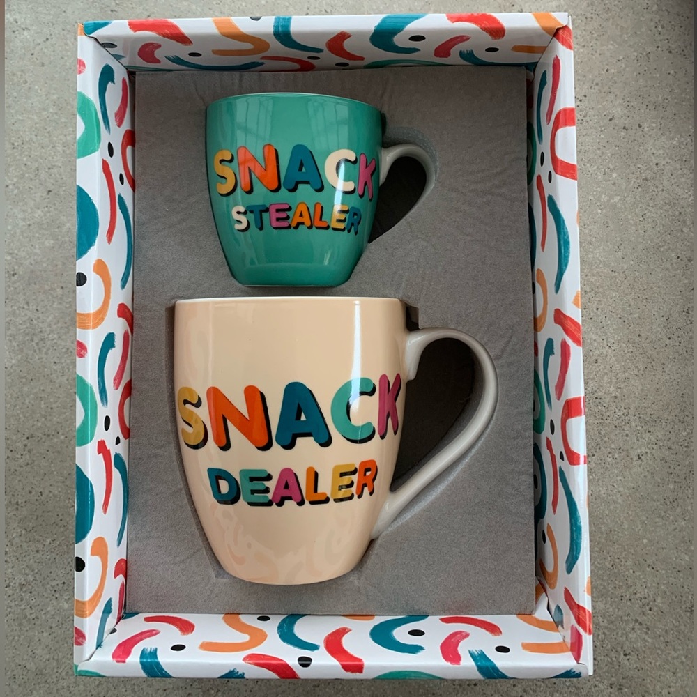 New Snack Dealer & Snack Stealer Ceramic Cup
Giftset, 17oz. & 7oz.